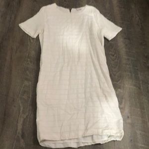 White pocket short sleeve dress